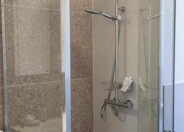 Vikos בית הארחה בולוניה